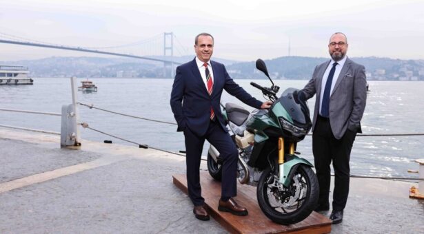 Dünyanın ilk ve tek hıza duyarlı kanatlarına sahip motosikleti Moto Guzzi ile Türkiye’de!